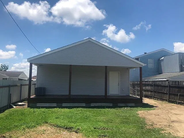 903 Central Ave — Photo 3