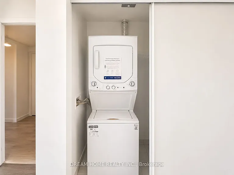 285 Dufferin St #810 — Photo 8