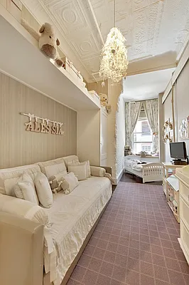 Sold by Nest Seekers International | media 8