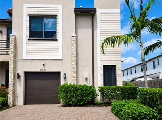 20636 NE 5th Pl, Miami, FL 33179