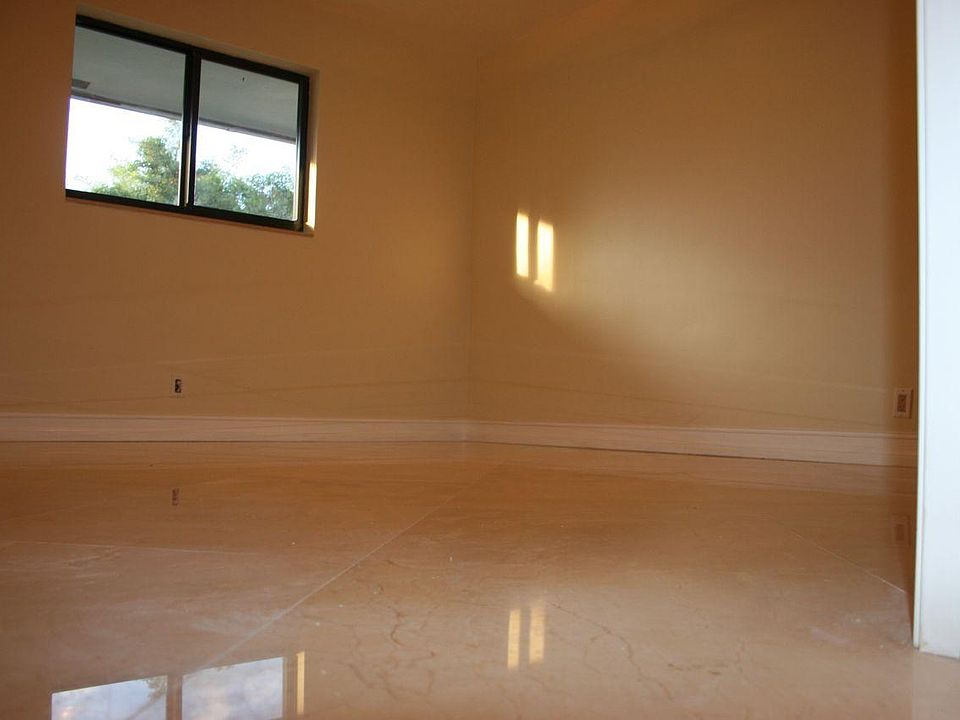 2nd image of 210 SW 8th Ave #2