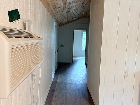 3rd image of 186 Cottonwood Ln