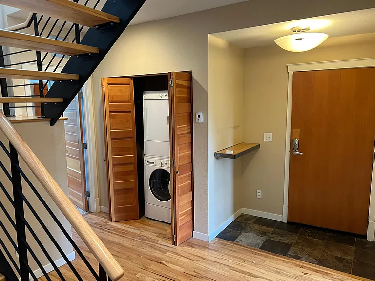 325 Cherry St #208 — Photo 16