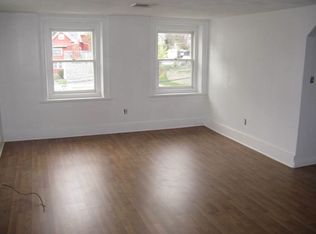 33 Center St APT 2A, Woburn, MA 01801