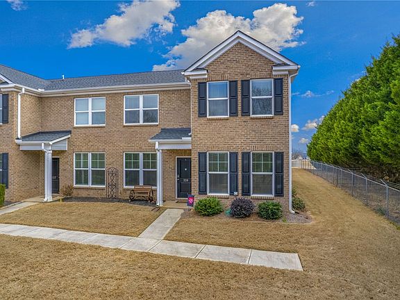 3rd image of 339 Village Boundary