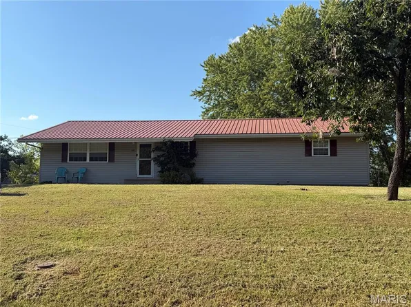 347 Kronos Dr, De Soto, MO 63020