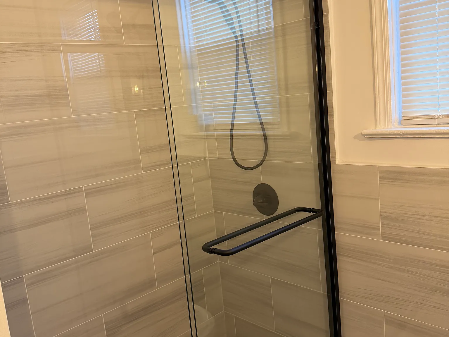 4 bed, $2,395 — Photo 4