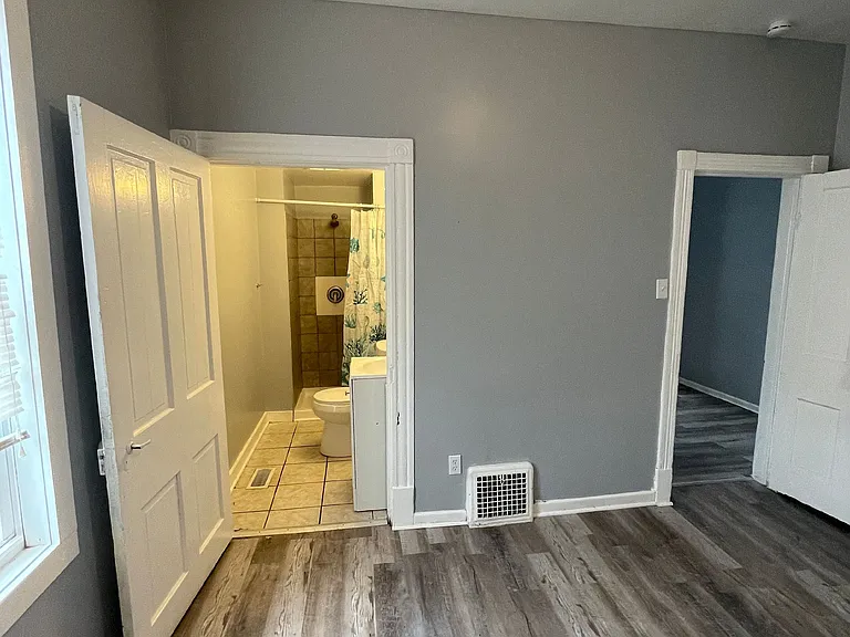 139 N Water Ave #2 — Photo 2
