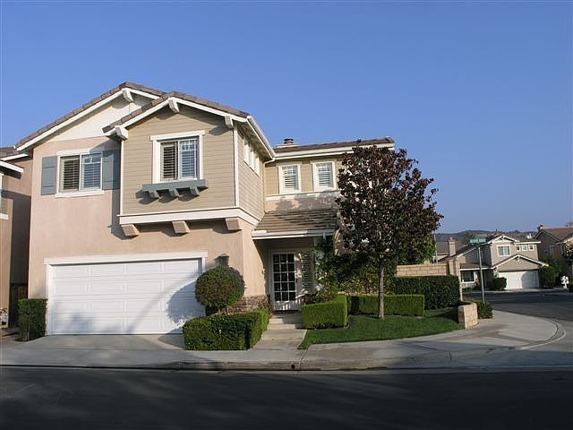 Corner lot with oversize yard