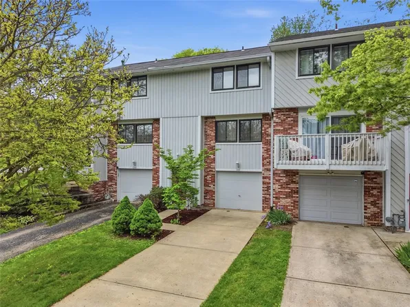 1002 Ryeland Ct, Bridgeville, PA 15017