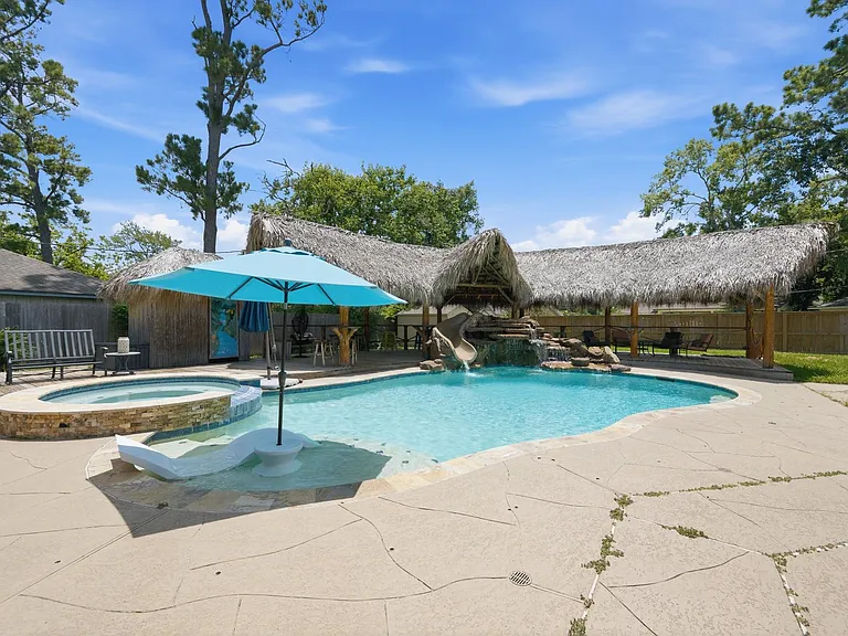 2607 Brom Bones Blvd — Photo 4