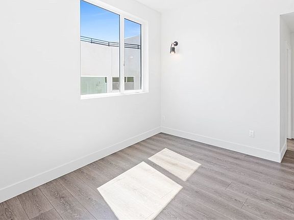 5th image of 206 N Moore Ave #B