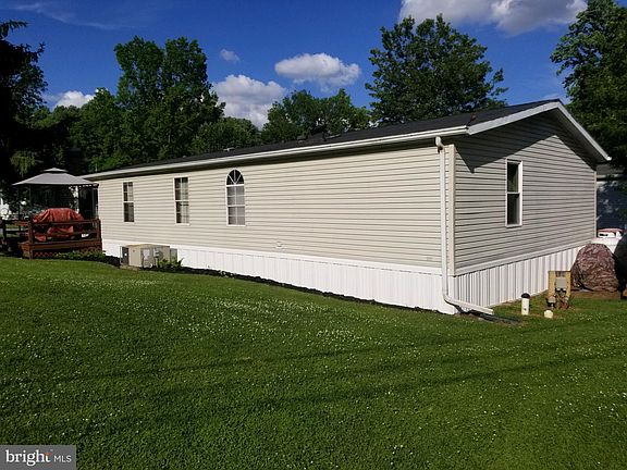 4th image of 63 Rainbow Cir