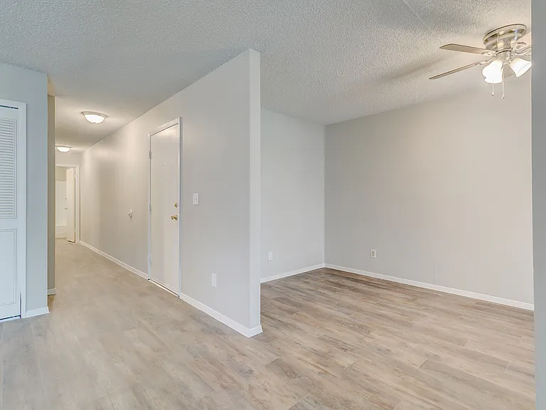 1140 Holli Springs Ln #D — Photo 6