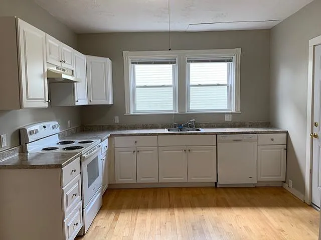 8 Exeter St — Photo 3