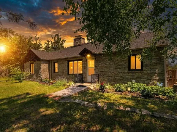 4176 Highway 66 #M, Charlevoix, MI 49720