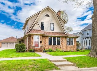 115 E Summit St, Chelsea, MI 48118