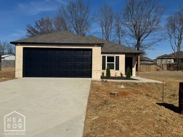 4808 Prospector Dr, Jonesboro, AR 72405