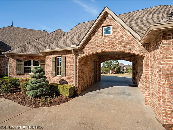 3rd image of 8331 Howard Hill Rd