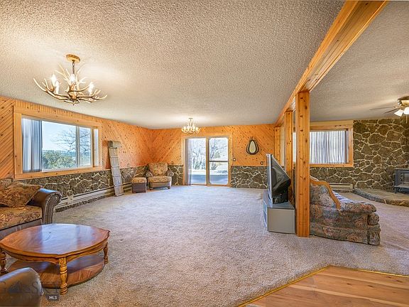 4th image of 255 Smith Creek Rd