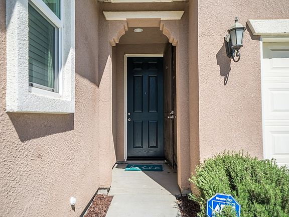 3rd image of 1818 W Burgundy Way