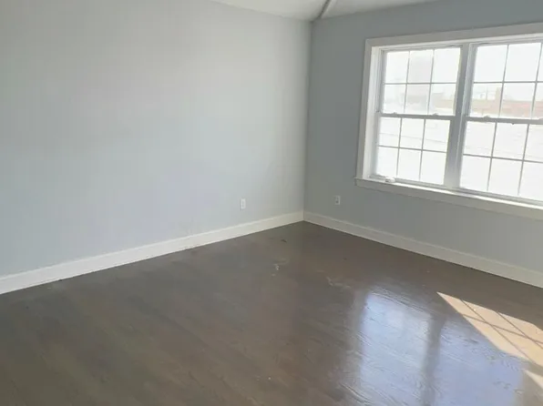 586 Roosevelt Ave #2C, Carteret, NJ 07008