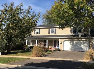 939 Darius Ln, Naperville, IL 60565