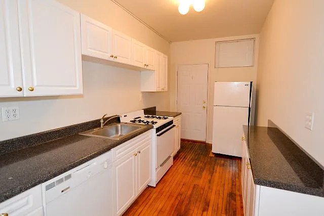 724 W Roscoe St #N2 — Photo 3