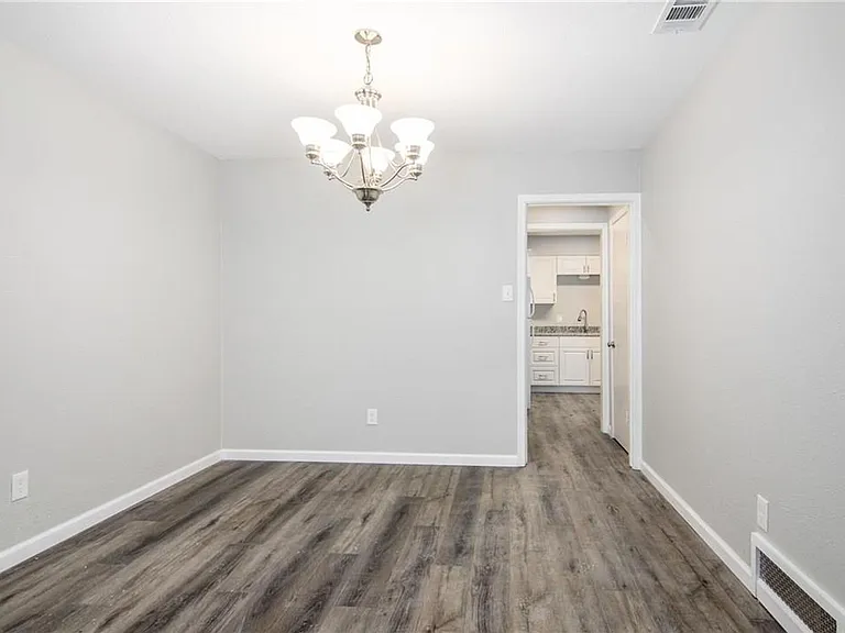 2808 Golfing Green Dr — Photo 5