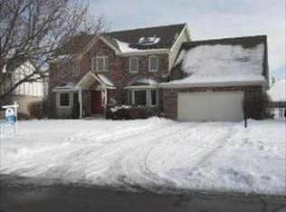 1049 Parkview Cir, Carol Stream, IL 60188