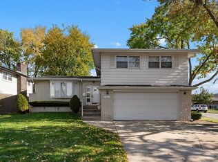 10417 S Karlov Ave, Oak Lawn, IL 60453