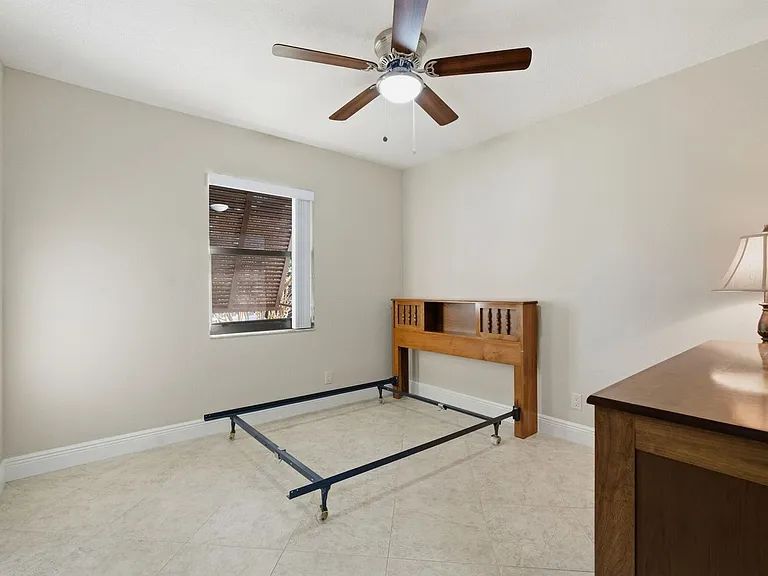 2545 Conroy Dr — Photo 12