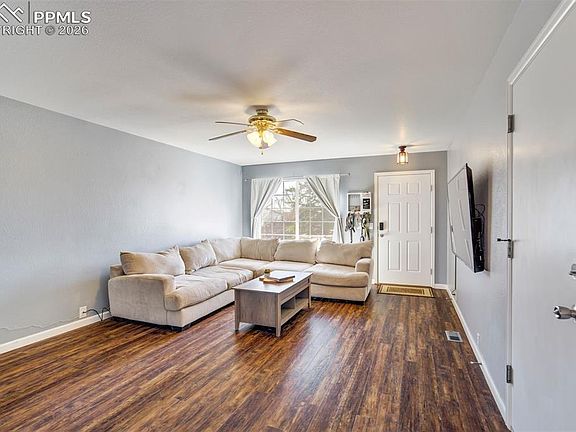 4th image of 9333 Bethpage Rd