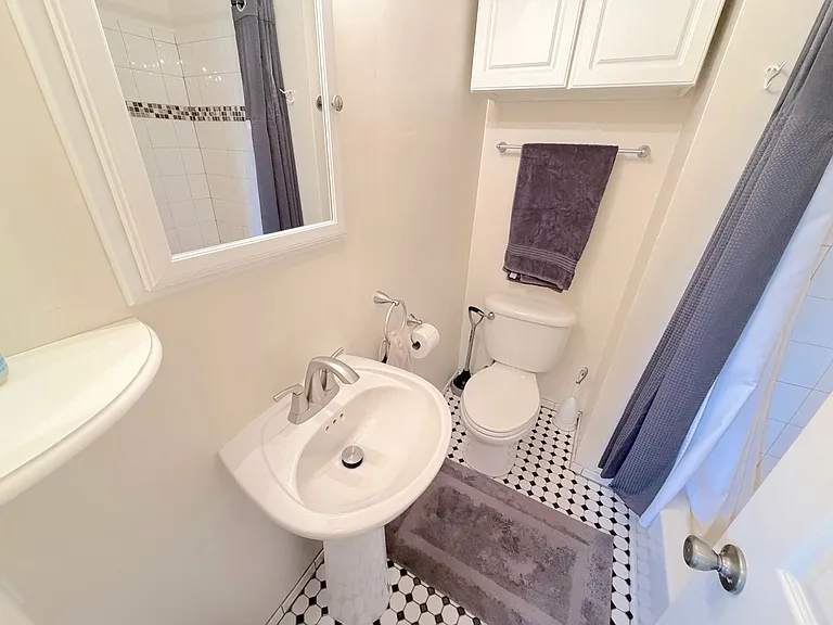 3200 California St NE — Photo 13