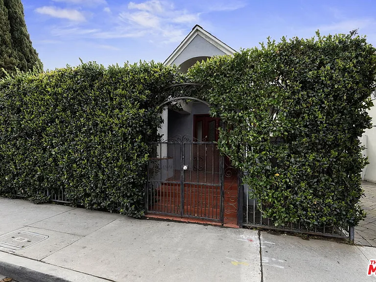 7764 Fountain Ave — Photo 24