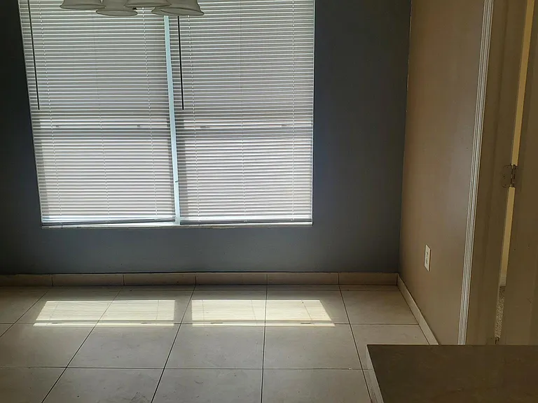 555 Hummingbird Ct — Photo 12