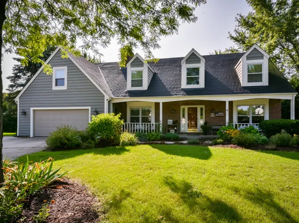 N39W6845 Cottonwood Ct, Cedarburg, WI 53012