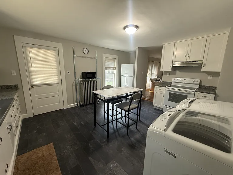 24 Fairfax St — Photo 5