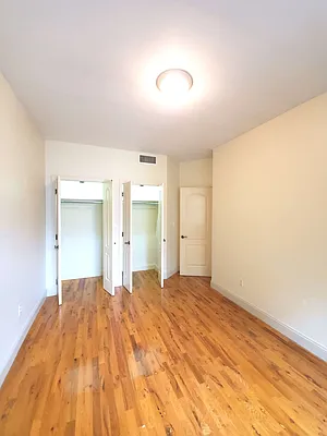 Rented by Compass | media 40