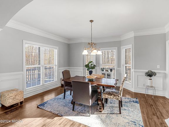 5th image of 435 N Green Cir