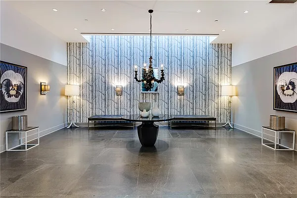 Rented by R New York | media 44