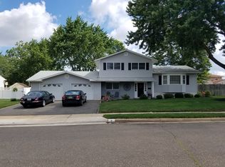 8 Lagoda St, Parlin, NJ 08859