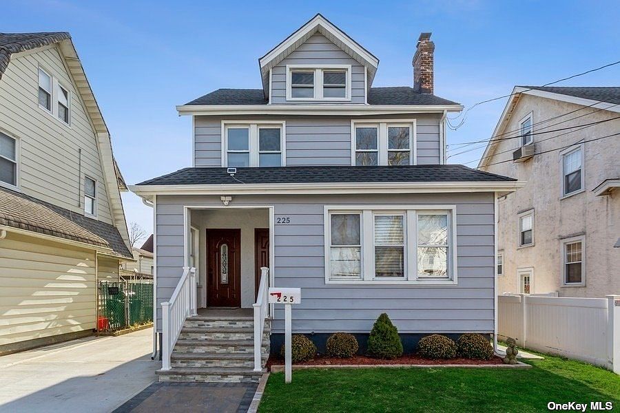 1st image of 225 Ivy St