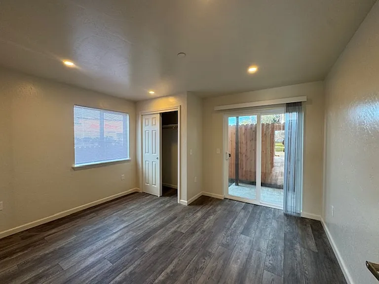 967 W Harris St — Photo 29