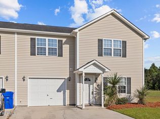 216 Smallwood Rd, Hubert, NC 28539