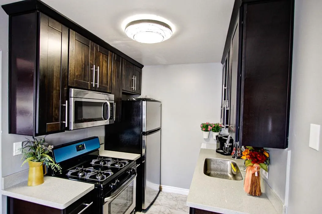 1 bed, 500 sqft, $1,950 — Photo 3