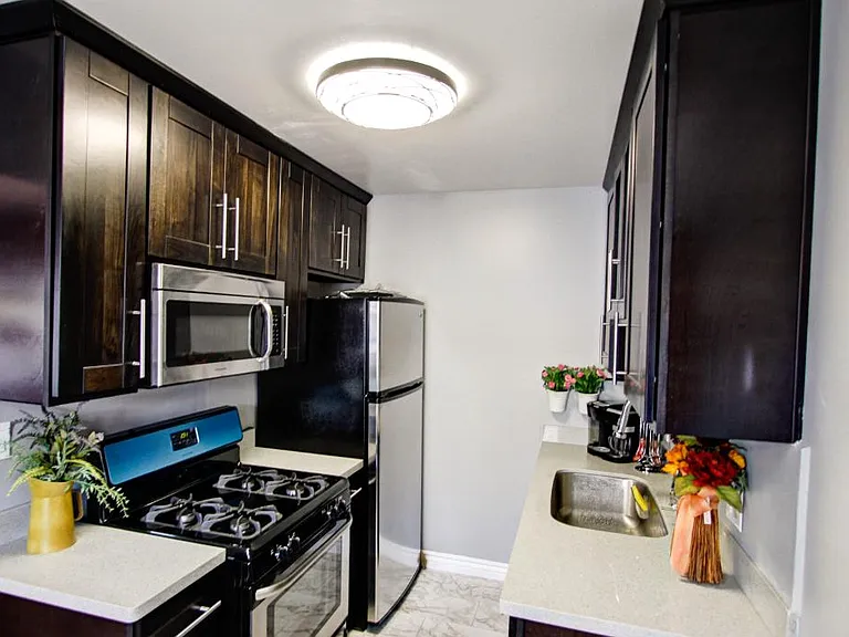 470 N 3rd St #7 — Photo 3