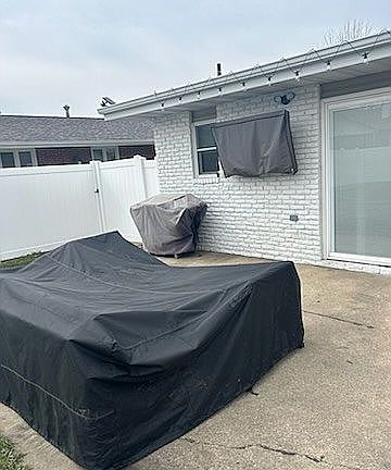 3rd image of 625 Maple Ln