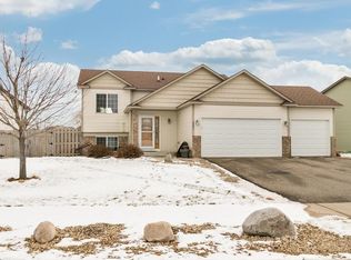 521 Frankfort Way, Waverly, MN 55390