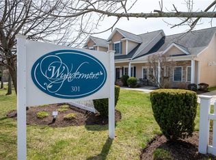 301 W Shore Rd UNIT 16, Warwick, RI 02889